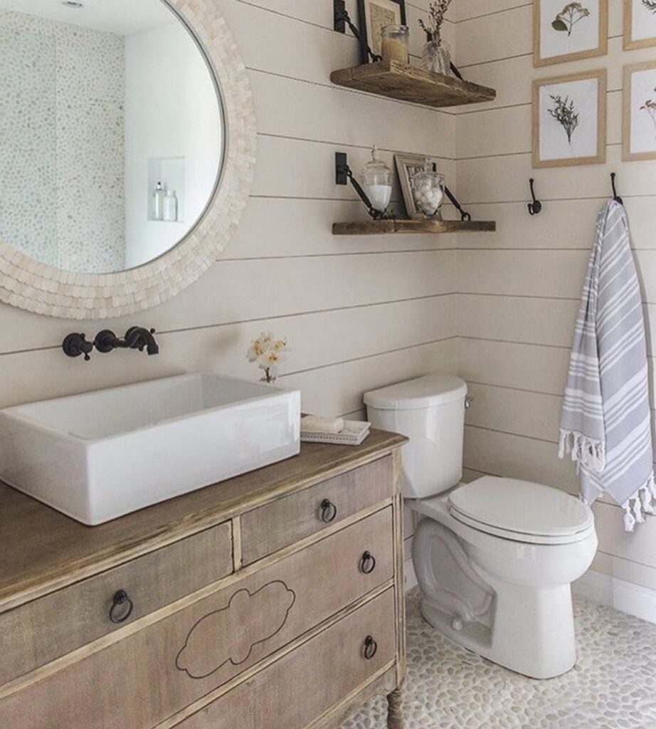 cottage coastal bathroom decorating idea