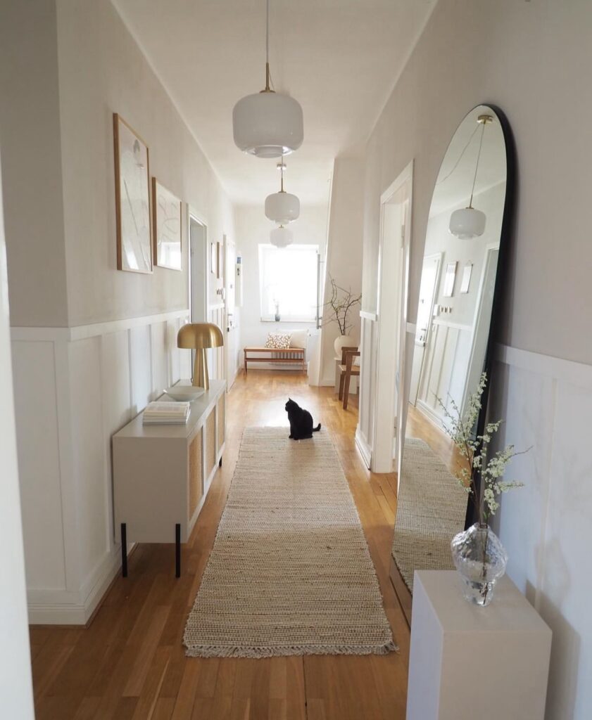 japandi interiors hallway