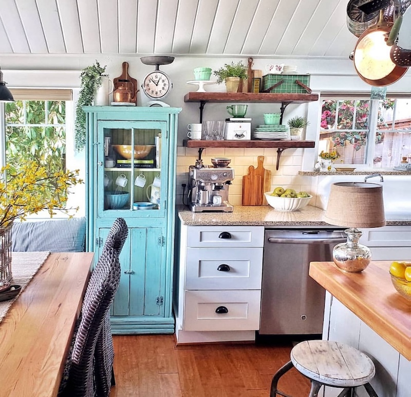 small coastal cottage kitchen ideas